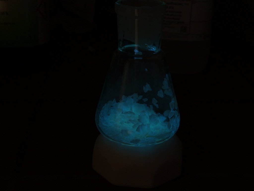 Luminol in DMSO mit festem KOH