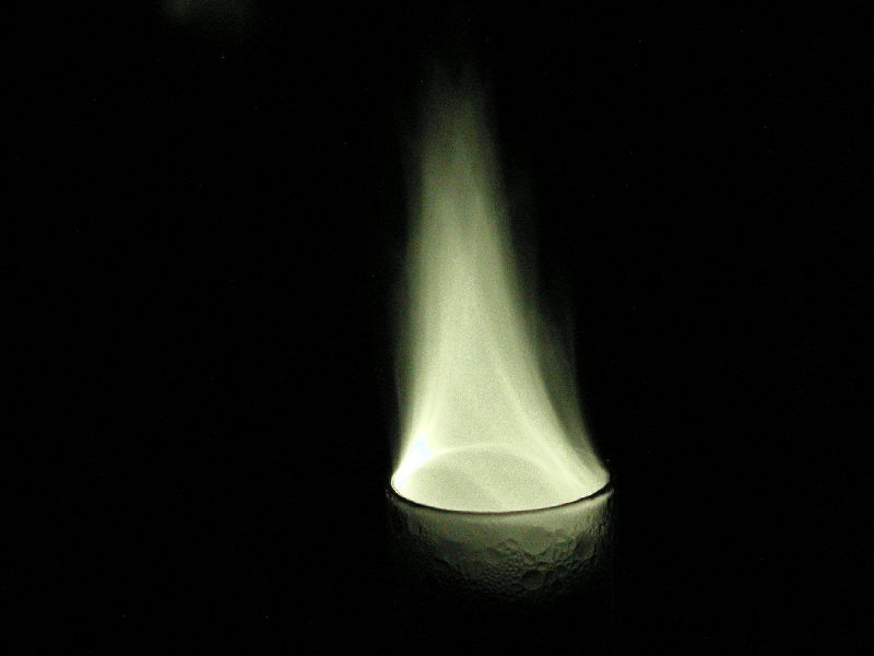 Chemilumineszenz von Phosphordampf bei Kontakt mit Luftsauerstoff